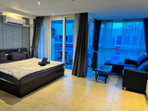 Centara Avenue Residences studio room 8th floor smart tv